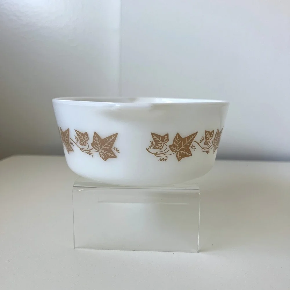 Vintage Pyrex Sandalwood 472-B Brown Ivy 1.5 Pt Casserole Dish No Lid